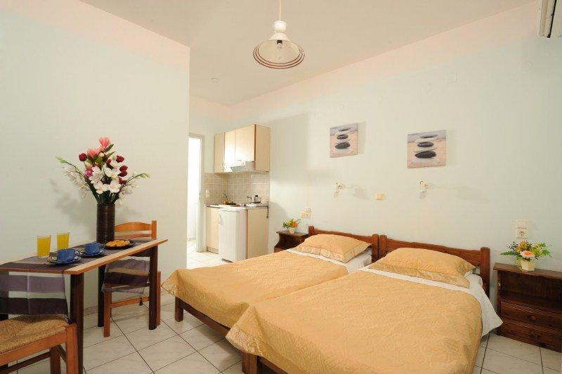 Ilios Stalis Aparthotel Exteriör bild
